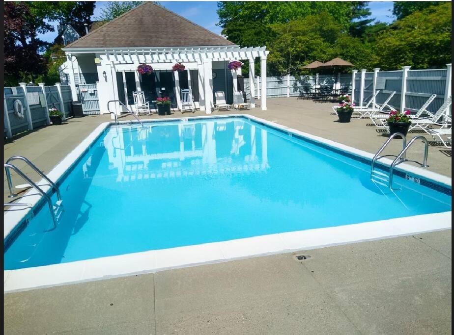 Cozy French Style Villa- 3 Bed-Casino-Pools-Jacuzzi 诺维奇 外观 照片